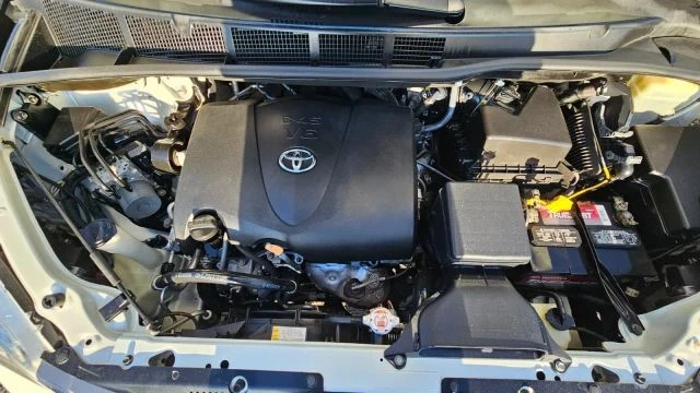 2017 Toyota Sienna 3rd Gen - Image 8 of 21