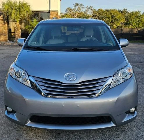 2017 Toyota Sienna 3rd Gen - Image 5 of 21