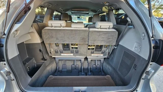 2017 Toyota Sienna 3rd Gen - Image 15 of 21