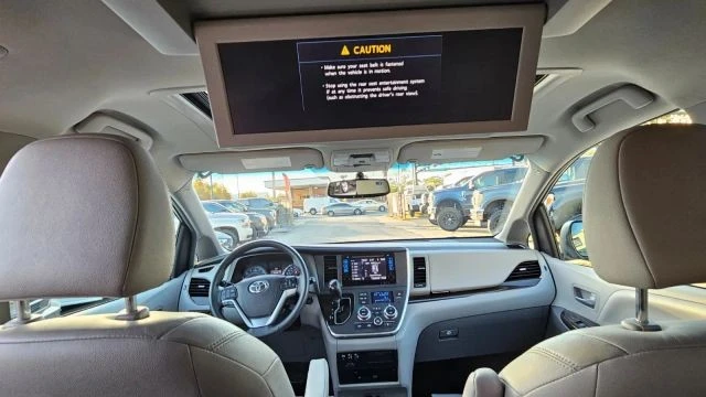 2017 Toyota Sienna 3rd Gen - Image 19 of 21