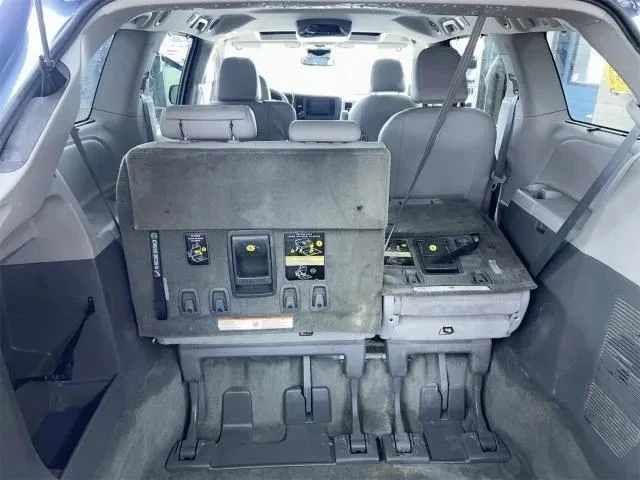 2017 Toyota Sienna 3rd Gen - Image 8 of 10