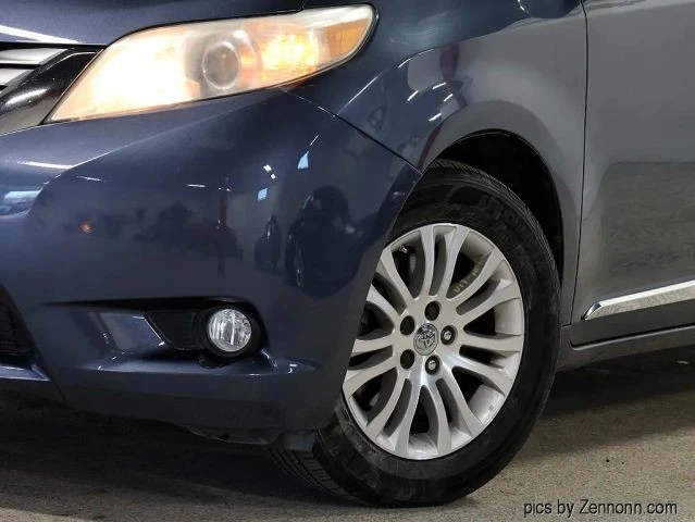 2017 Toyota Sienna 3rd Gen - Image 3 of 21