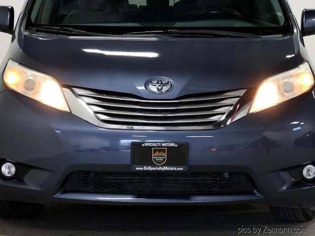 2017 Toyota Sienna 3rd Gen - Image 6 of 21