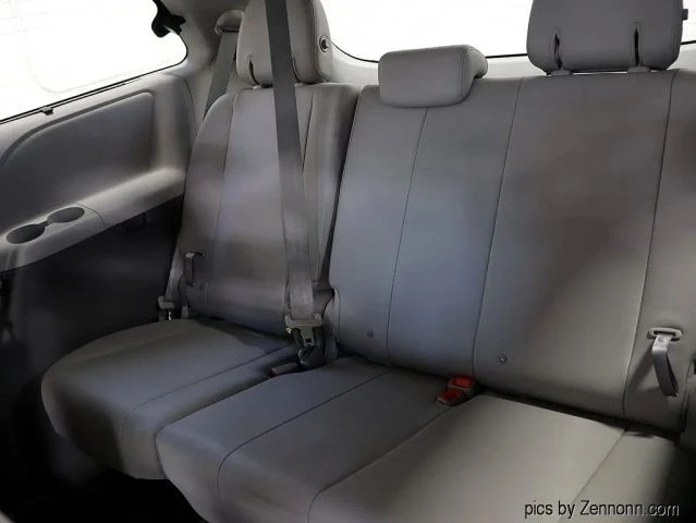 2017 Toyota Sienna 3rd Gen - Image 14 of 21