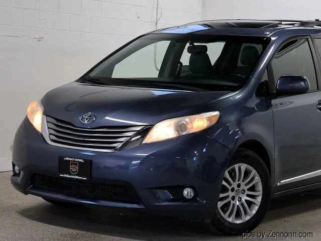 2017 Toyota Sienna 3rd Gen - Image 2 of 21