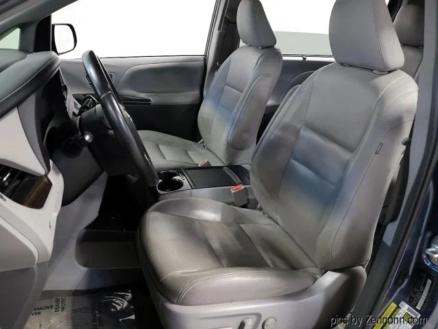 2017 Toyota Sienna 3rd Gen - Image 11 of 21