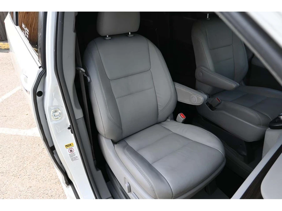 2017 Toyota Sienna 3rd Gen - Image 16 of 21