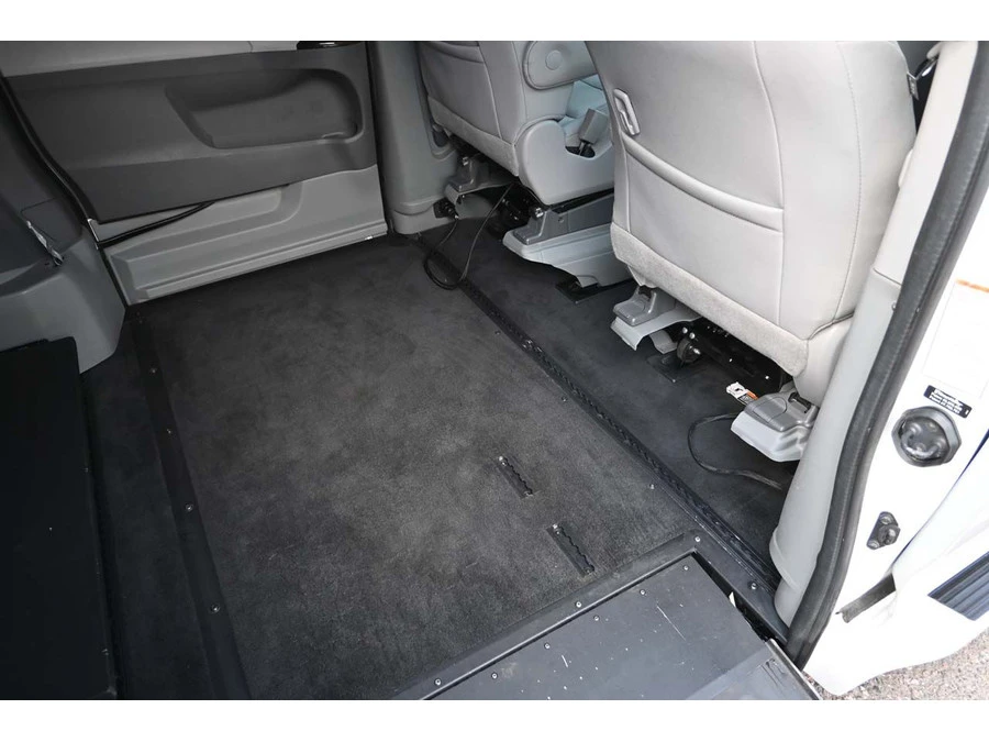 2017 Toyota Sienna 3rd Gen - Image 19 of 21