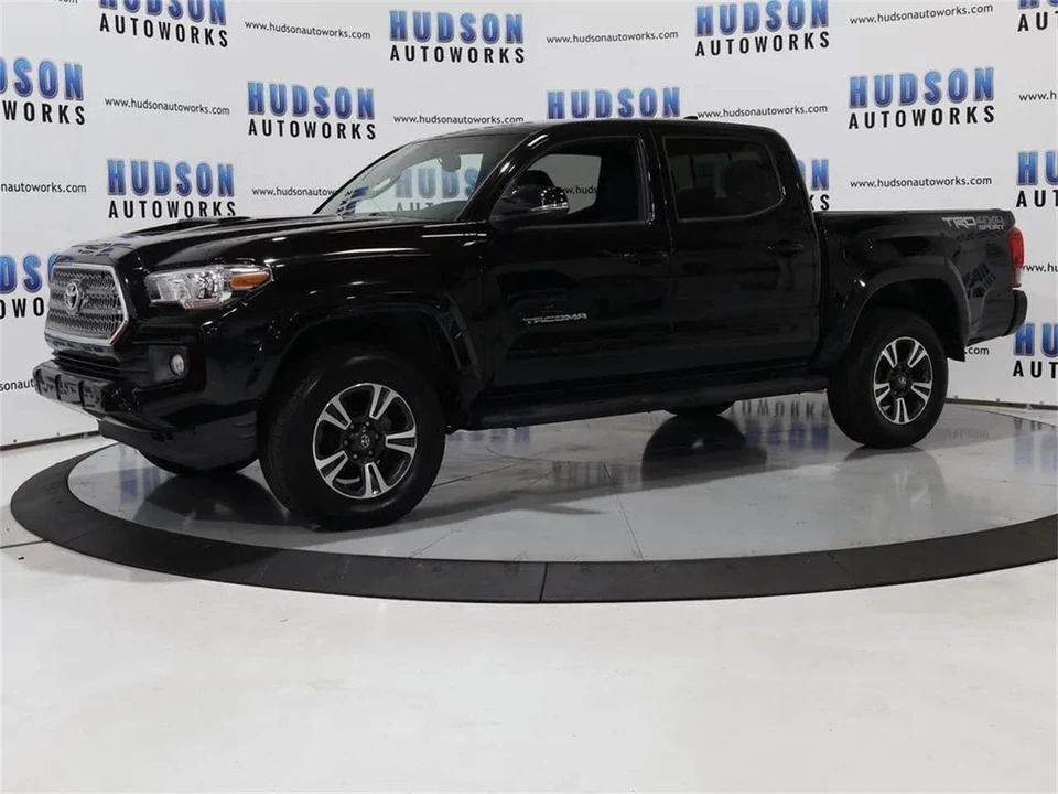 2017 Toyota Tacoma 3rd Gen - Image 2 of 31