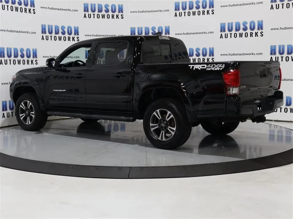 2017 Toyota Tacoma 3rd Gen - Image 4 of 31