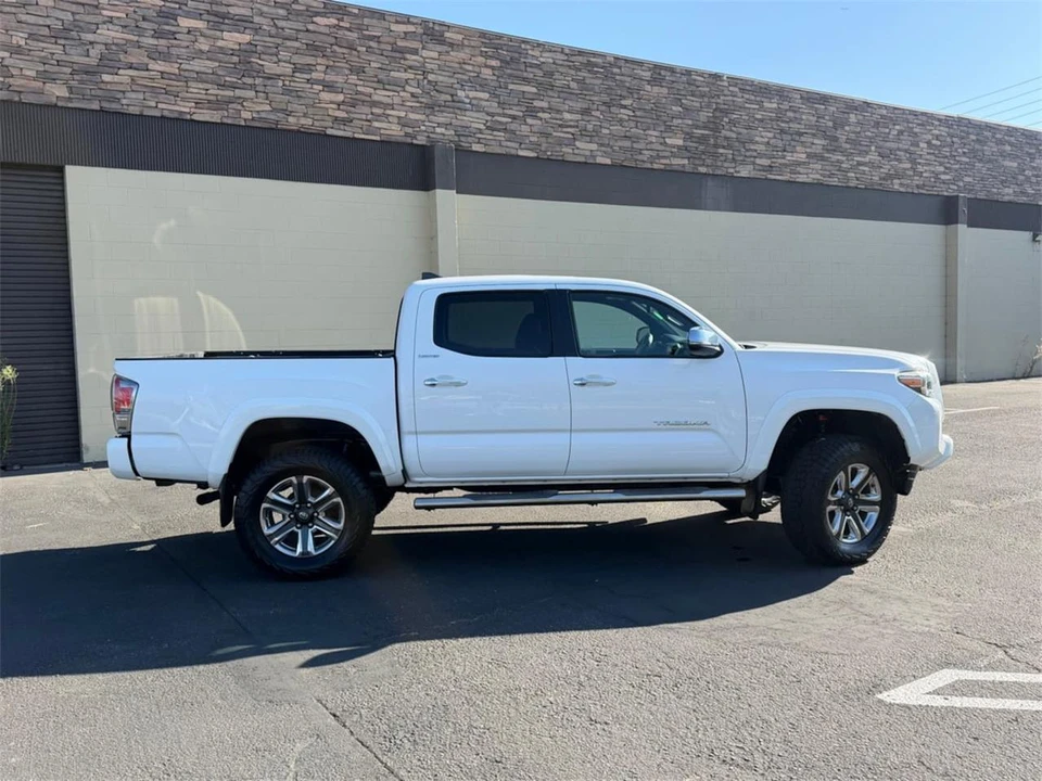 2017 Toyota Tacoma 3rd Gen - Image 10 of 25