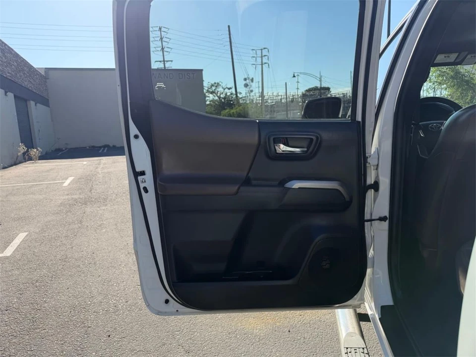 2017 Toyota Tacoma 3rd Gen - Image 21 of 25