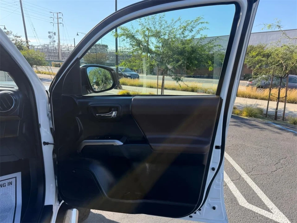 2017 Toyota Tacoma 3rd Gen - Image 23 of 25