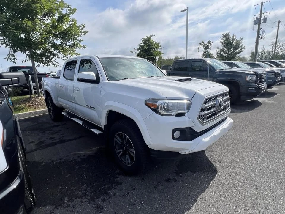 2017 Toyota Tacoma 3rd Gen - Image 5 of 18