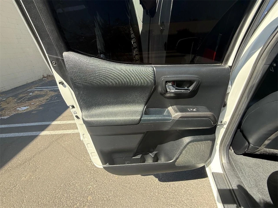 2017 Toyota Tacoma 3rd Gen - Image 15 of 27
