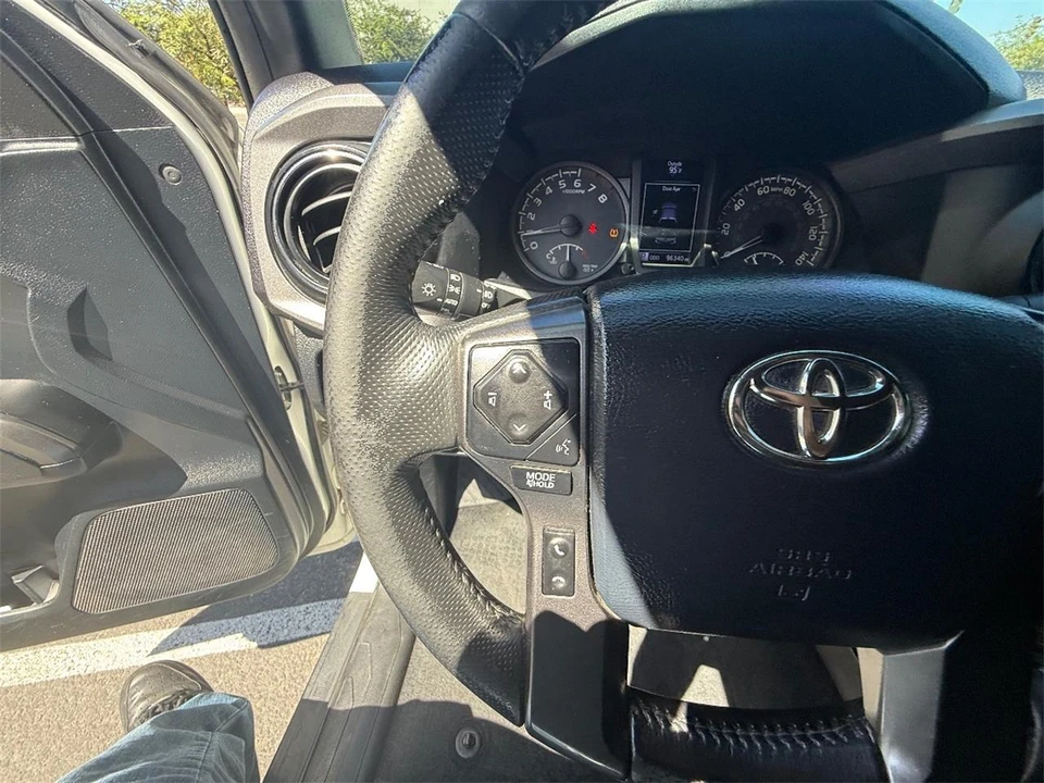 2017 Toyota Tacoma 3rd Gen - Image 24 of 27