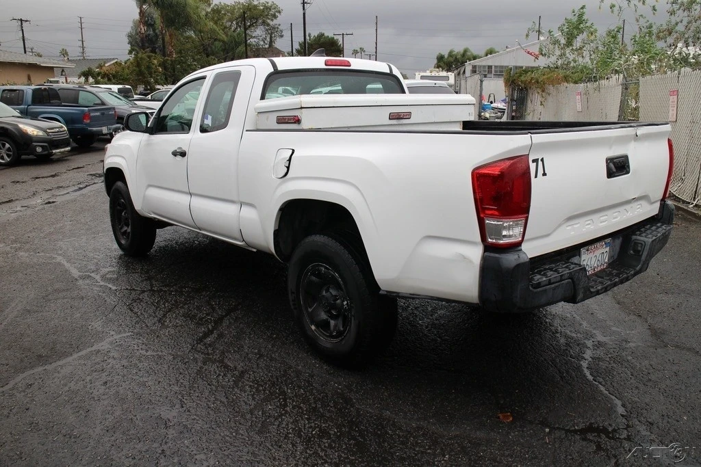2017 Toyota Tacoma 3rd Gen - Image 4 of 21