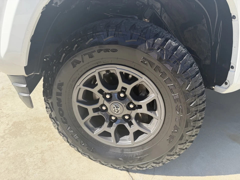 2017 Toyota Tacoma 3rd Gen - Image 5 of 15