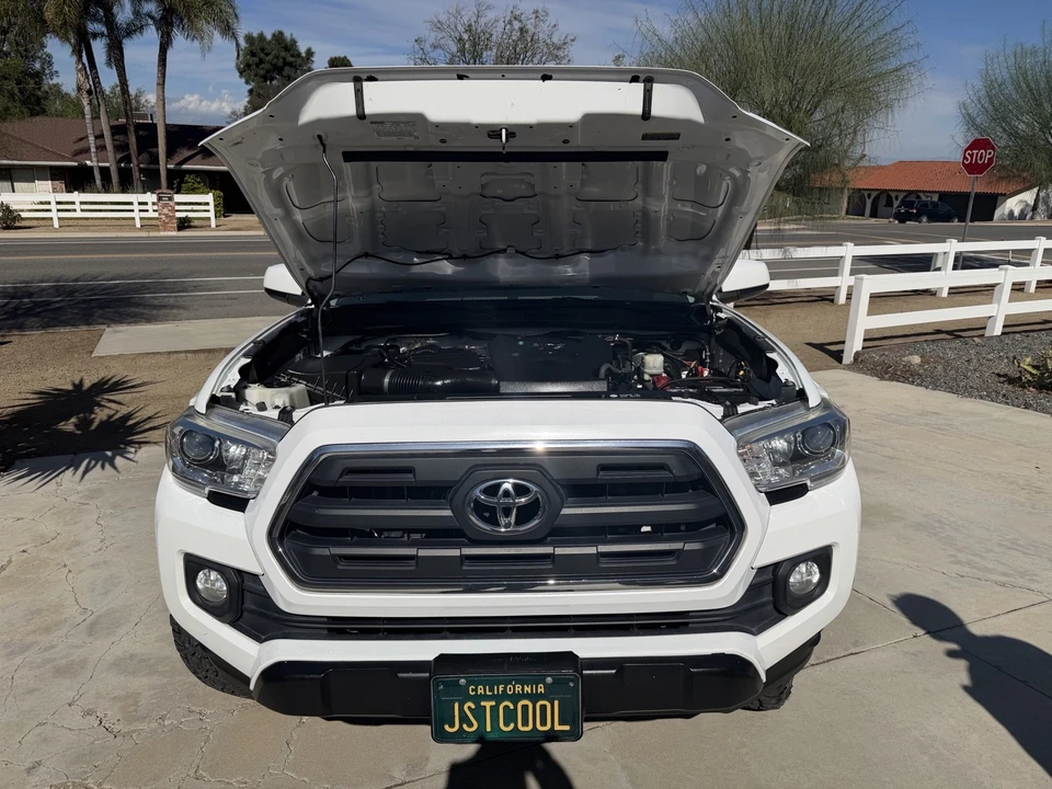 2017 Toyota Tacoma 3rd Gen - Image 4 of 15