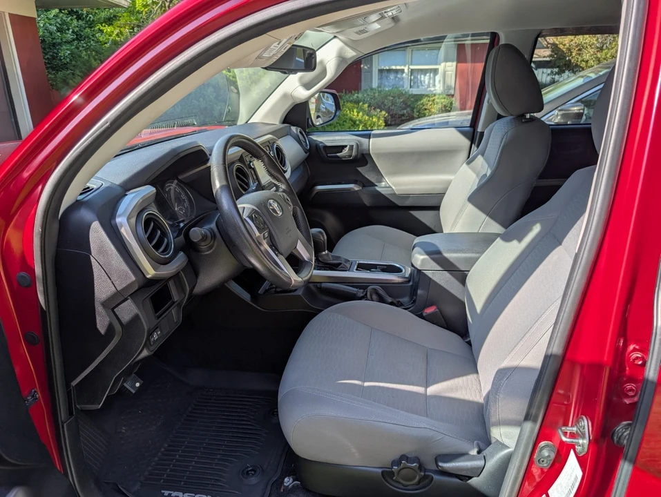 2017 Toyota Tacoma 3rd Gen - Image 4 of 11