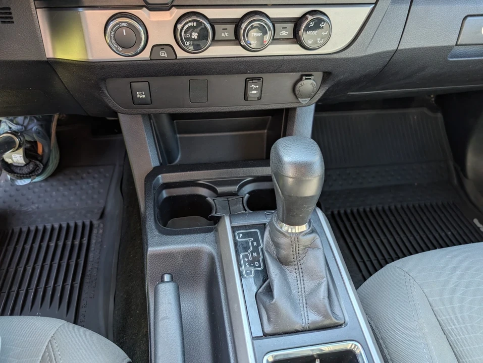2017 Toyota Tacoma 3rd Gen - Image 5 of 11