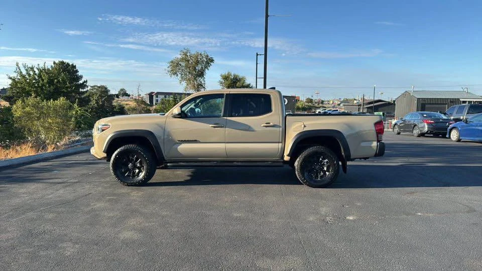 2017 Toyota Tacoma 3rd Gen - Image 4 of 6