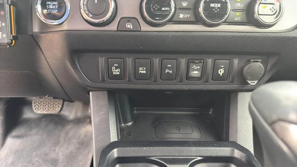 2017 Toyota Tacoma 3rd Gen - Image 14 of 20
