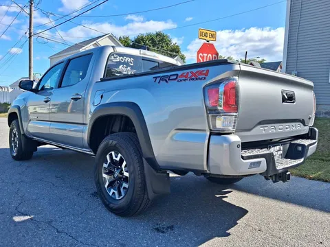2017 Toyota Tacoma Double Cab TRD Off-Road Pickup 4D 5 ft