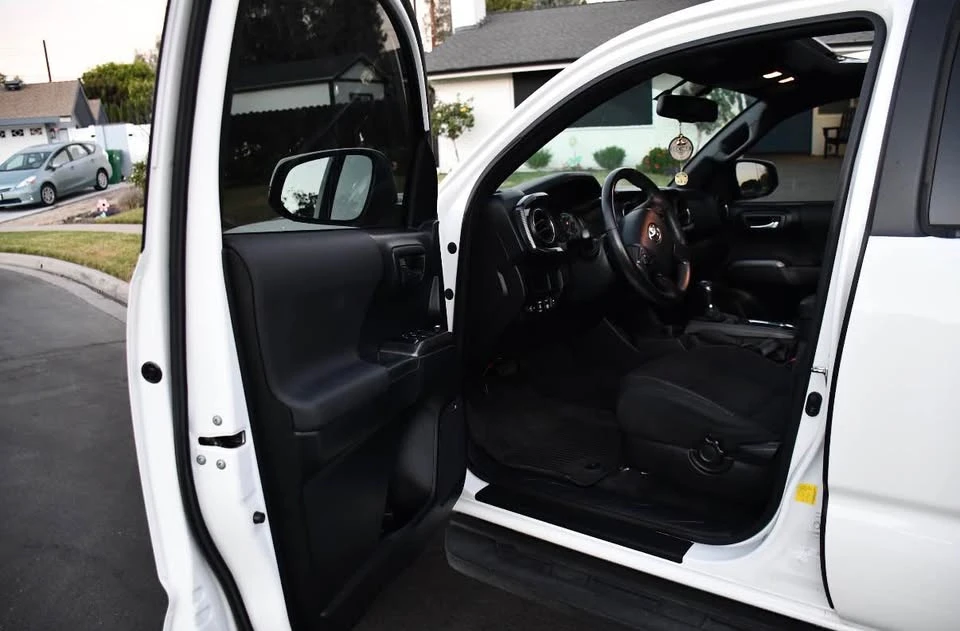 2017 Toyota Tacoma 3rd Gen - Image 5 of 17