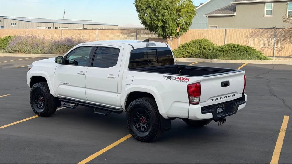 2017 Toyota Tacoma 3rd Gen - Image 6 of 20