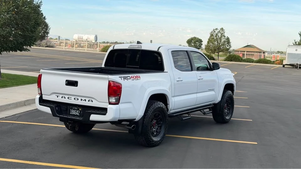 2017 Toyota Tacoma 3rd Gen - Image 8 of 20