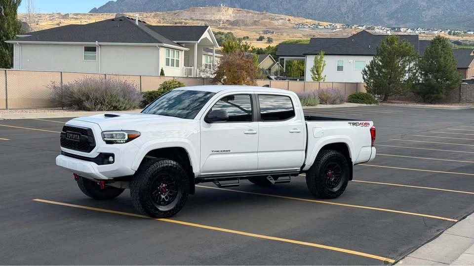 2017 Toyota Tacoma 3rd Gen - Image 4 of 20
