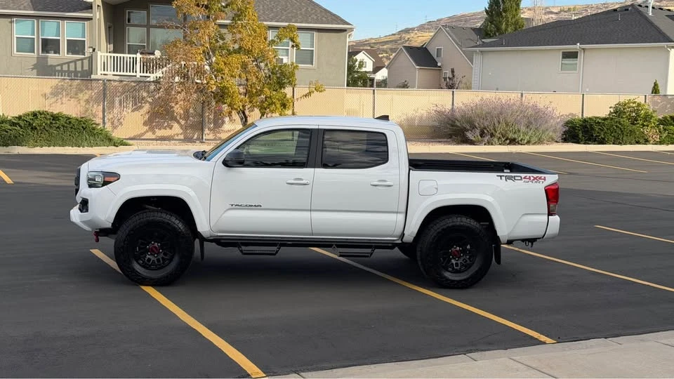 2017 Toyota Tacoma 3rd Gen - Image 5 of 20