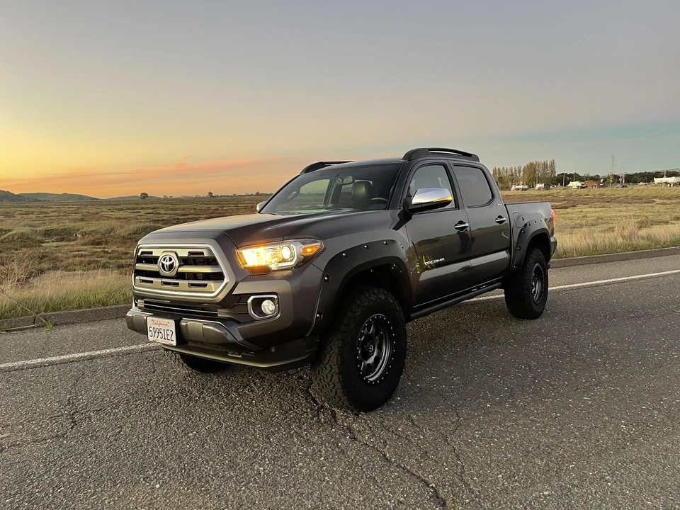 2017 Toyota Tacoma 3rd Gen - Image 10 of 31