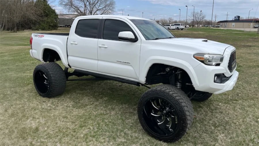 2017 Toyota Tacoma 3rd Gen - Image 11 of 18