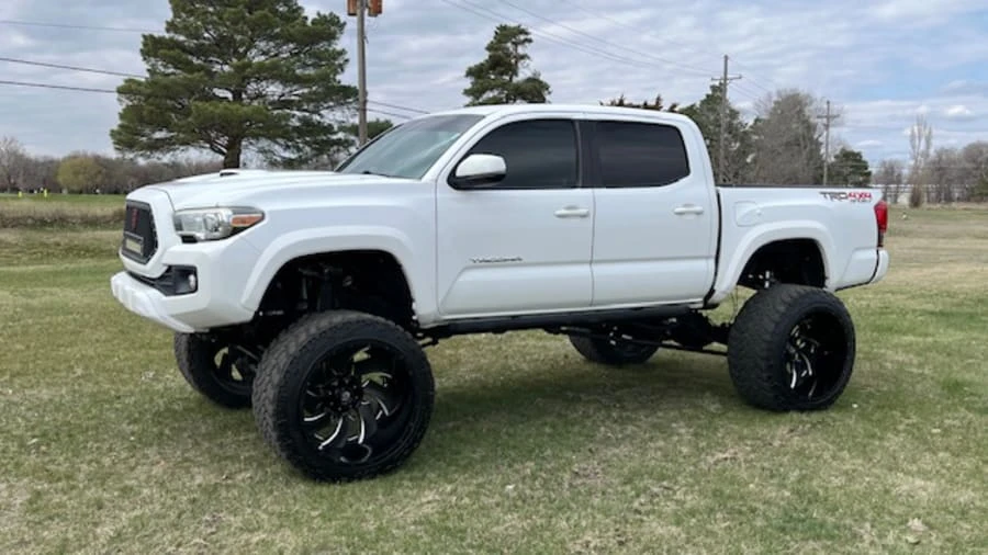 2017 Toyota Tacoma 3rd Gen - Image 7 of 18