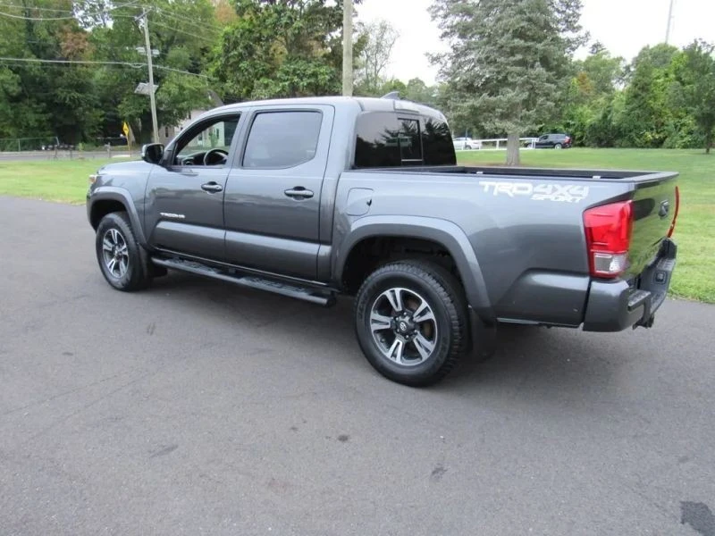 2017 Toyota Tacoma 3rd Gen - Image 5 of 12