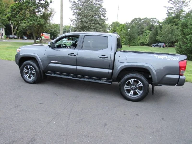 2017 Toyota Tacoma 3rd Gen - Image 4 of 12
