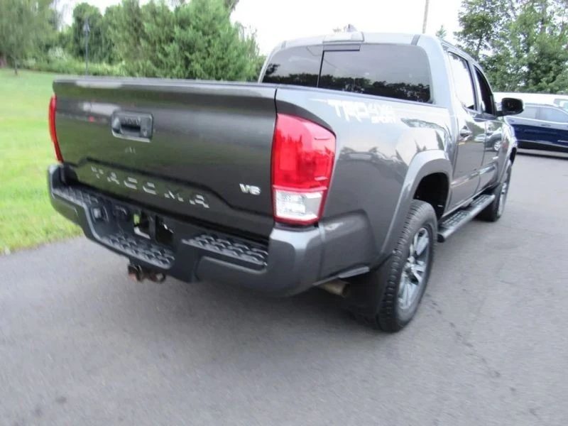 2017 Toyota Tacoma 3rd Gen - Image 8 of 12