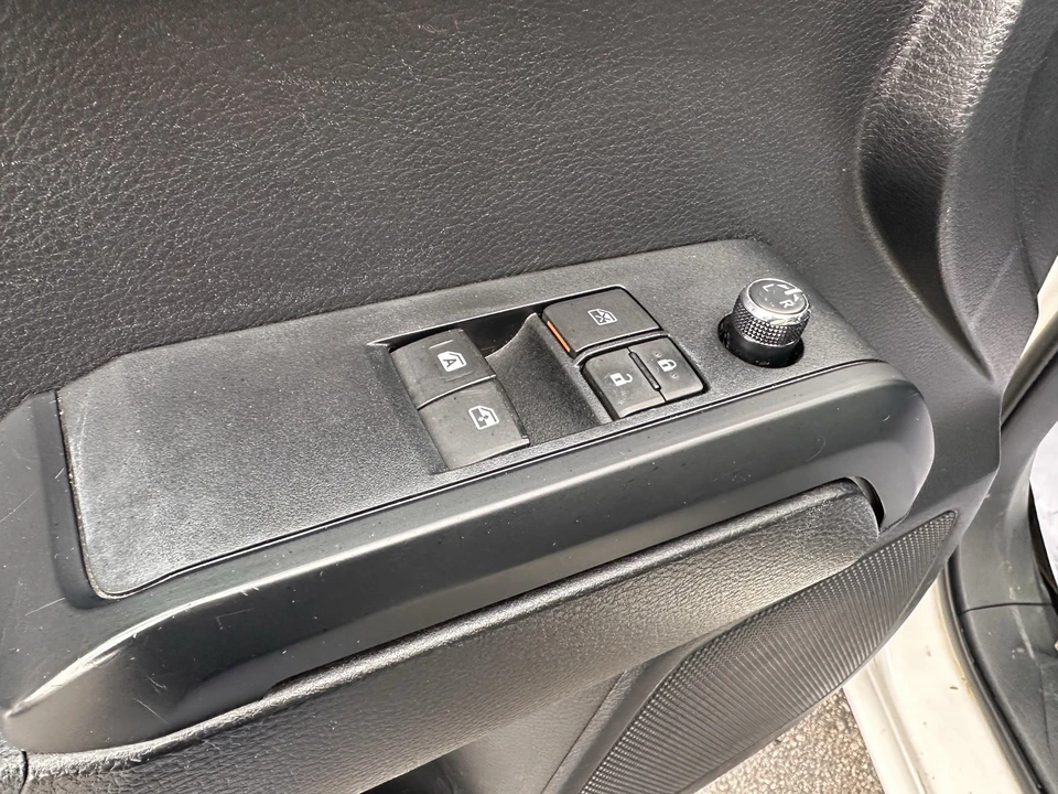 2017 Toyota Tacoma 3rd Gen - Image 18 of 21