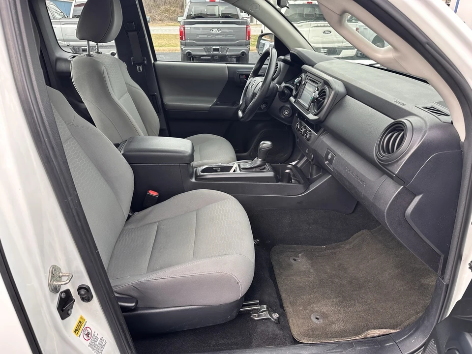 2017 Toyota Tacoma 3rd Gen - Image 15 of 21