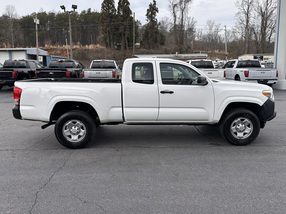 2017 Toyota Tacoma 3rd Gen - Image 5 of 12