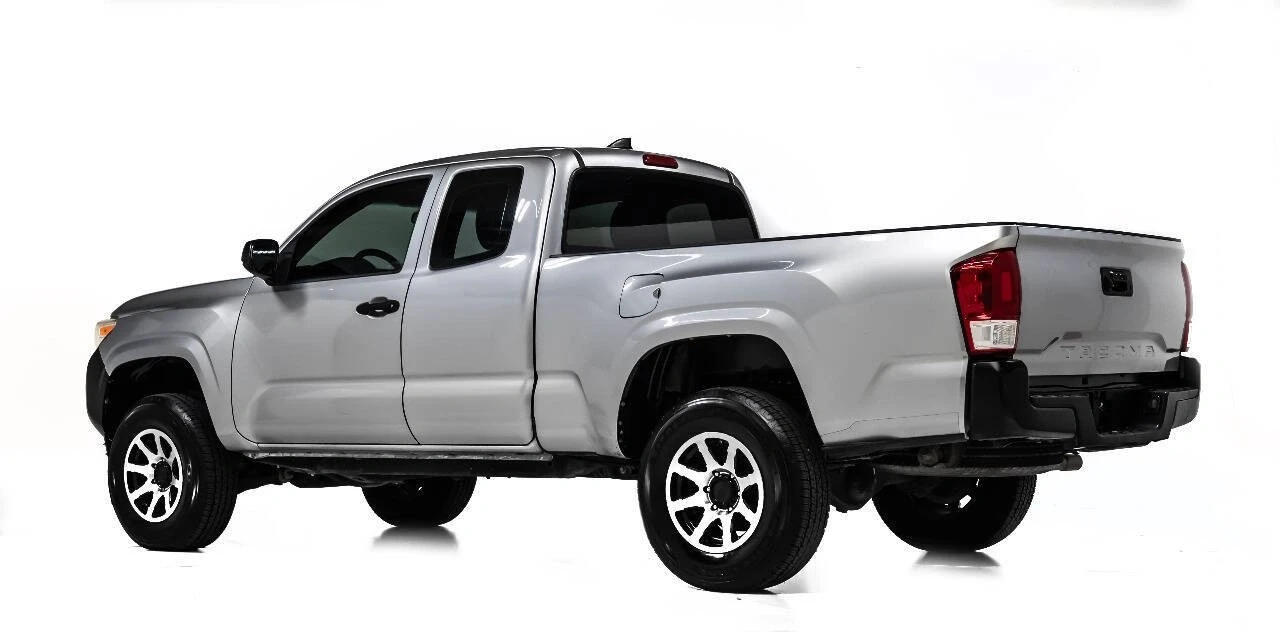 2017 Toyota Tacoma 3rd Gen - Image 4 of 12