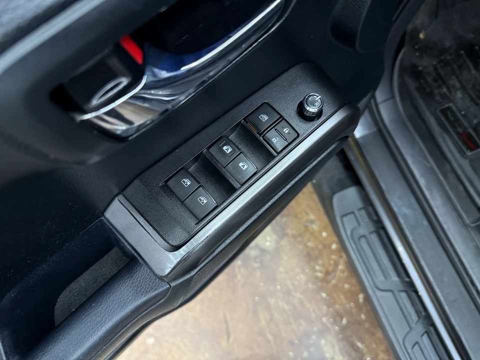 2017 Toyota Tacoma 3rd Gen - Image 9 of 12