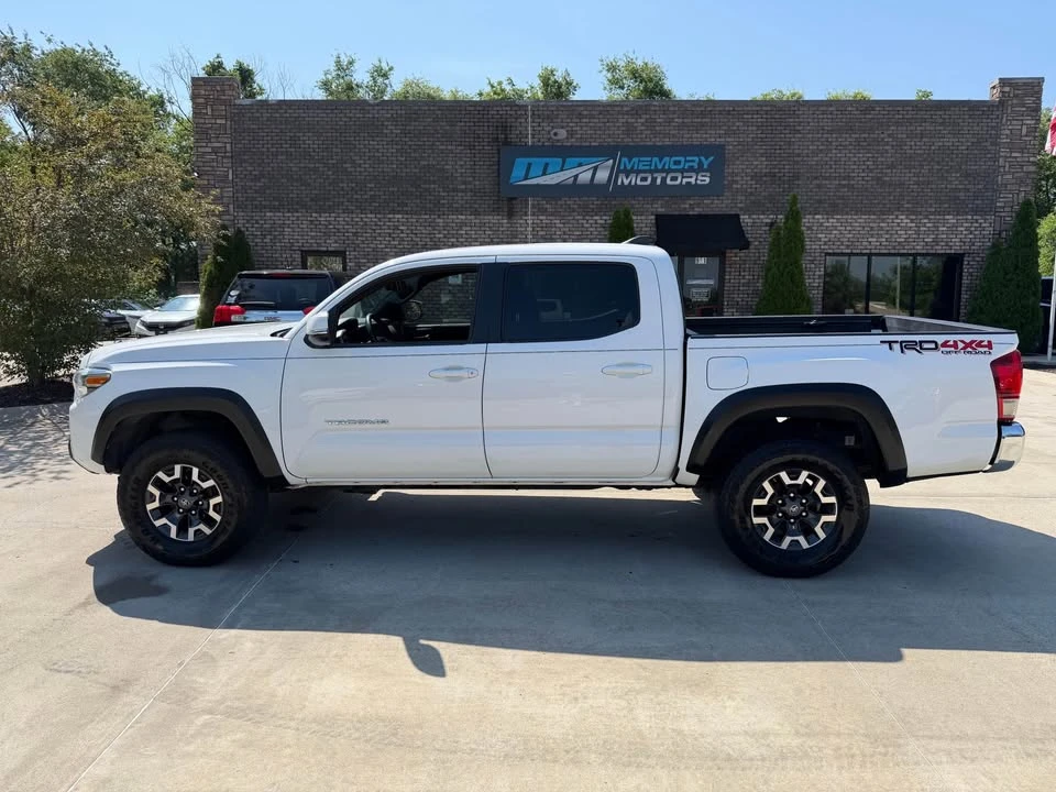 2017 Toyota Tacoma 3rd Gen - Image 8 of 16
