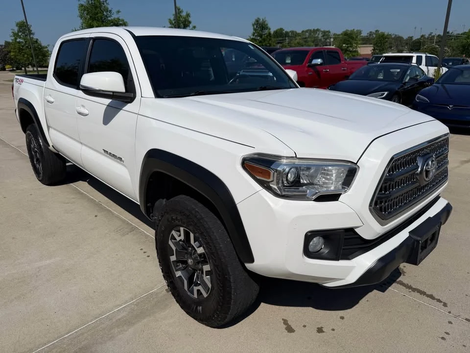 2017 Toyota Tacoma 3rd Gen - Image 3 of 16