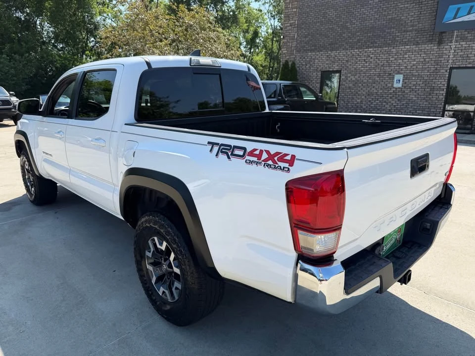 2017 Toyota Tacoma 3rd Gen - Image 7 of 16