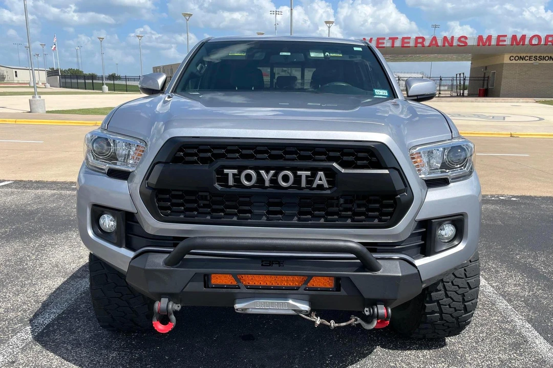 2017 Toyota Tacoma 3rd Gen - Image 2 of 31