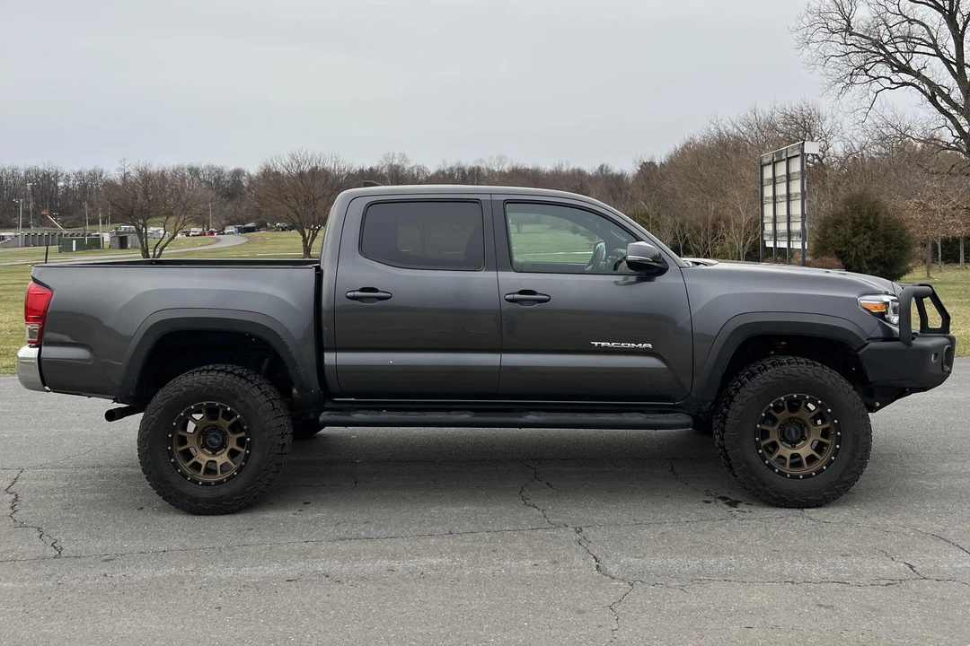 2017 Toyota Tacoma 3rd Gen - Image 3 of 31