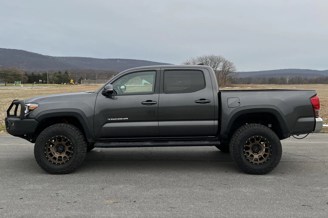 2017 Toyota Tacoma 3rd Gen - Image 13 of 31